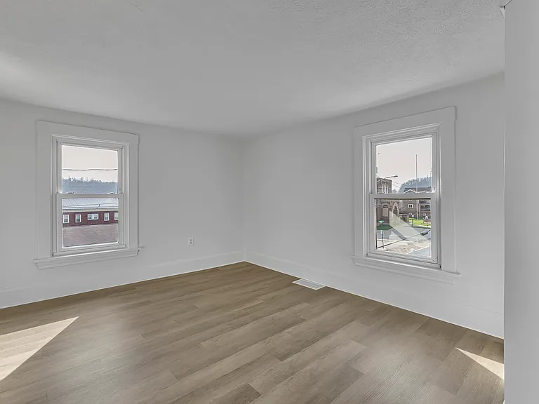 81 Beaver St — Photo 11