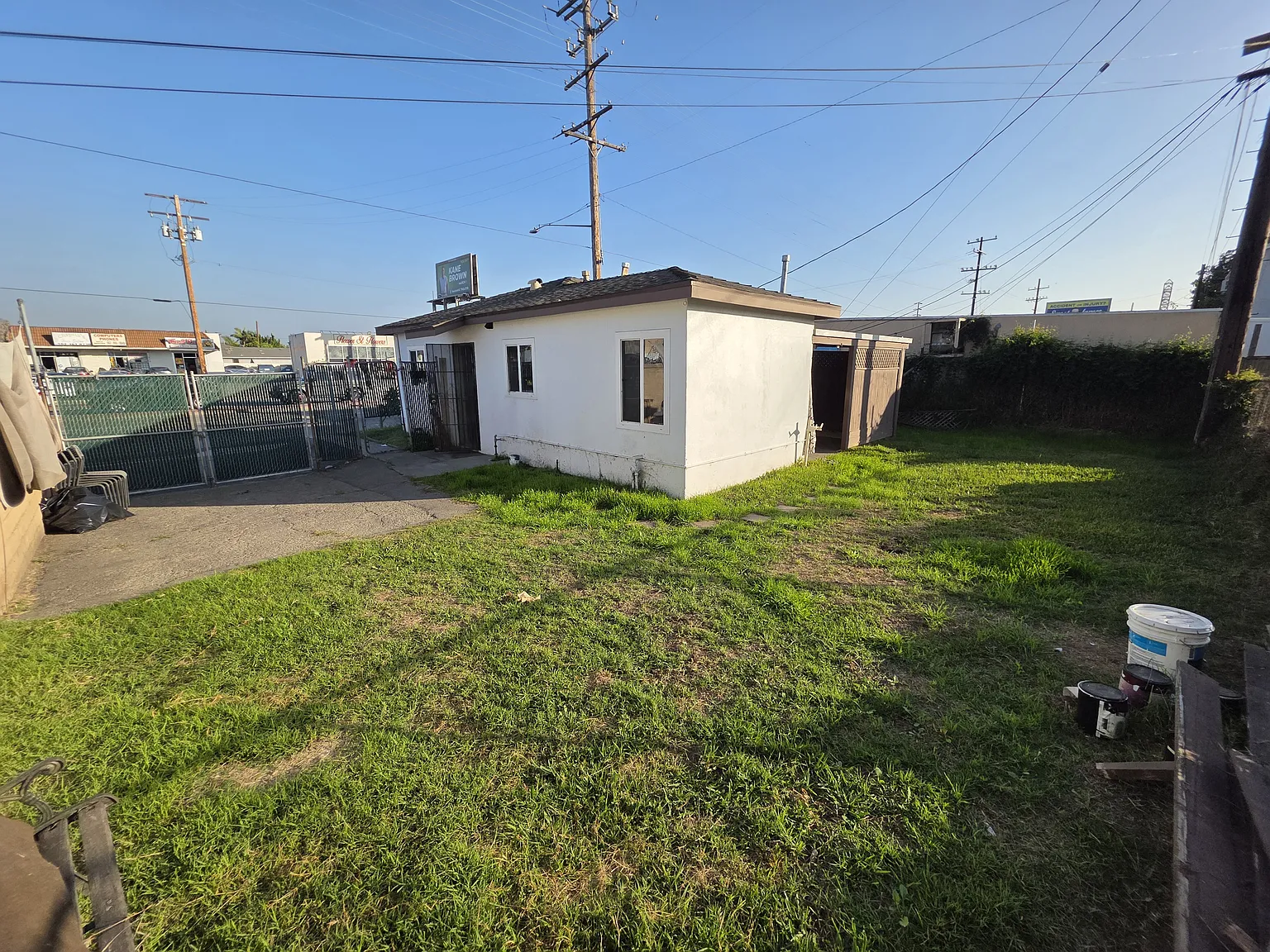 16811 Lakewood Blvd — Photo 2