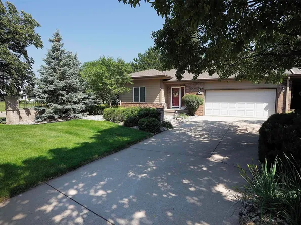 850 Willow Dr, Dakota Dunes, SD 57049