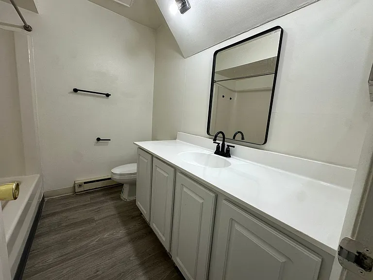 University Park Apartments near Cornell University — Photo 176
