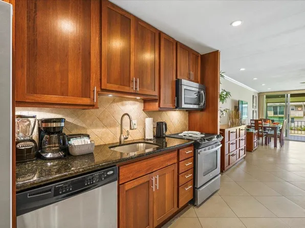 2661 Kekaa Dr #J211, Lahaina, HI 96761