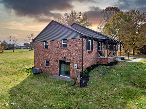 3rd image of 86 Mill Circle Dr