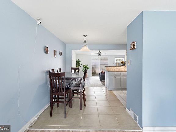 4th image of 66 Oxford Cir
