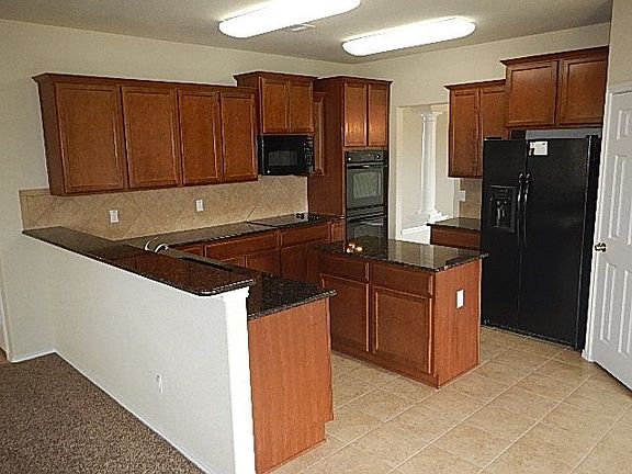 5th image of 4900 Bridgewood Dr
