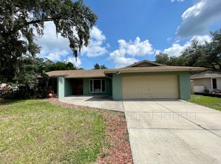 1216 Wildrose Dr, Lutz, FL 33549