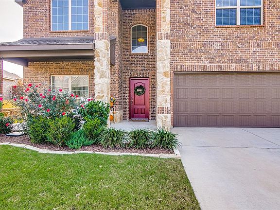 3rd image of 572 La Grange Dr