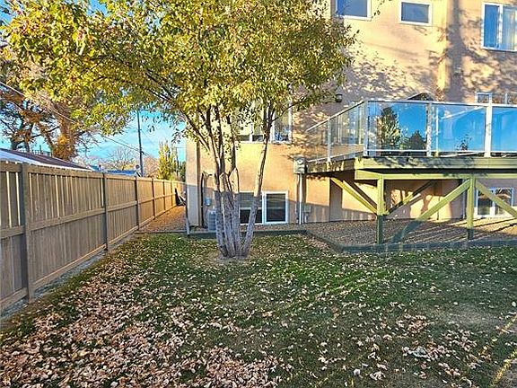3rd image of 701 McIntosh St E #31