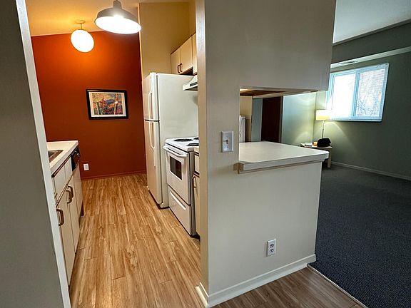 3rd image of 819 Minnesota Dr APT 202