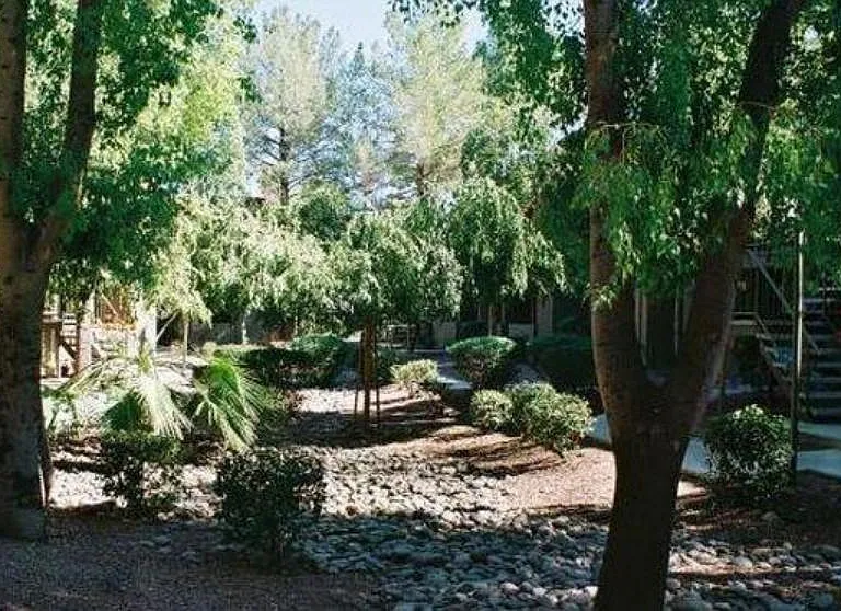 Rancho Sierra Apartments — Photo 6