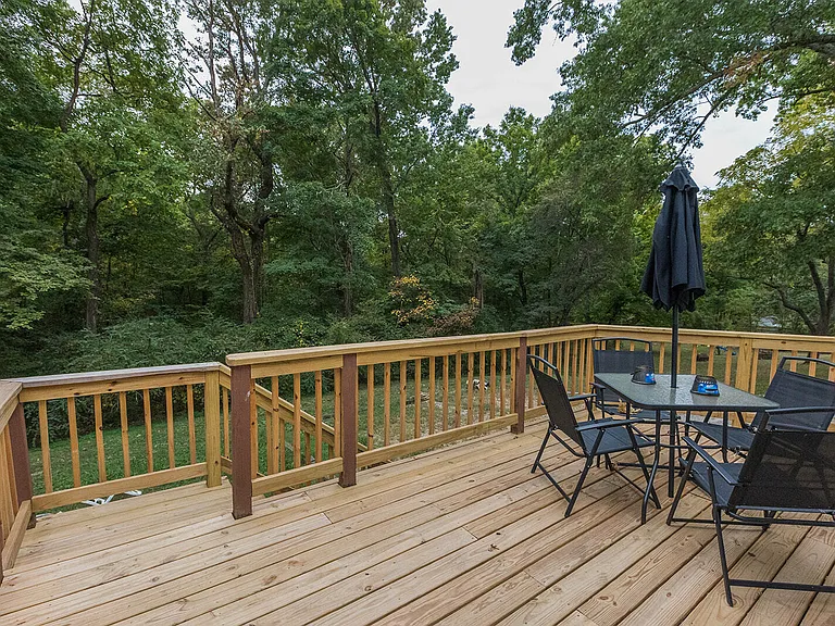 210 Elliott Ct — Photo 31