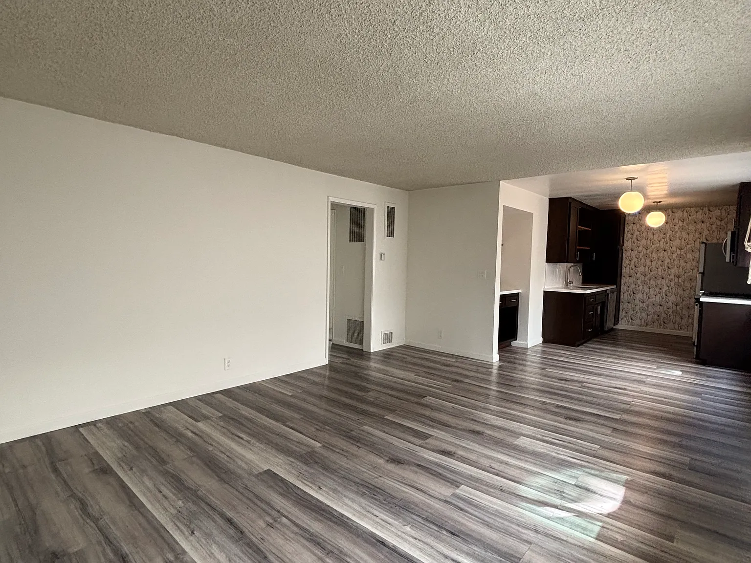 1 bed, 900 sqft, $2,450 — Photo 2