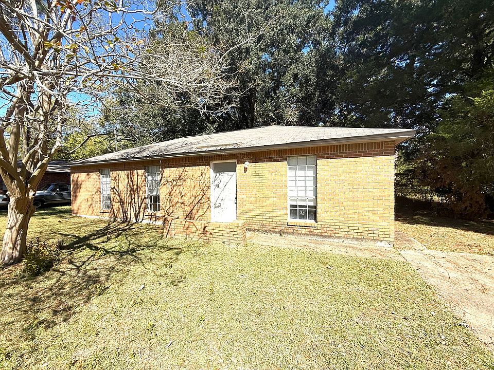 1st image of 3825 Pickfair St
