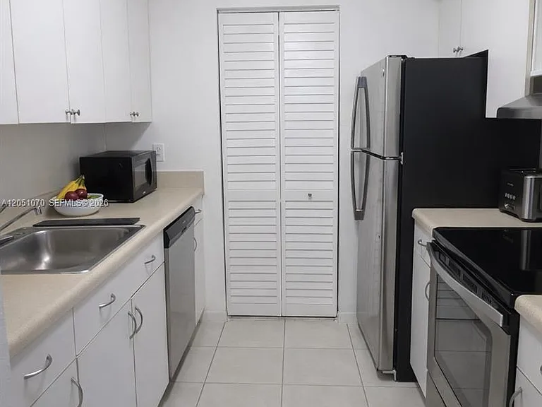500 NE 2nd St #221 — Photo 8