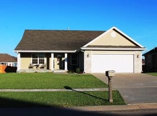 4343 SW Misty Harbor Dr, Topeka, KS 66610