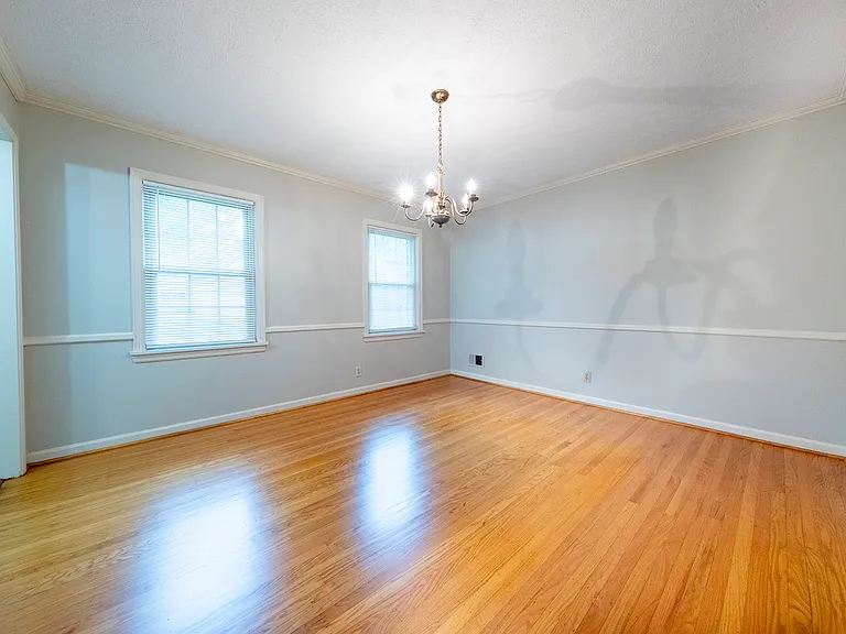 Dining room.