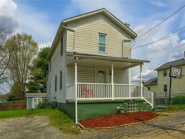 30 Center St W, Bairdford, PA 15006