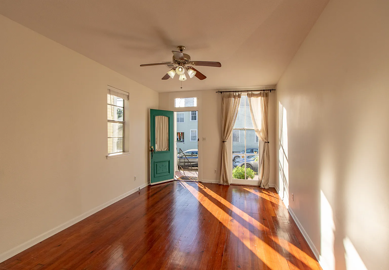 2 bed, 876 sqft, $1,400 — Photo 3