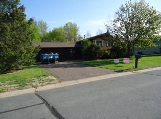567 Witt Ct, Vadnais Heights, MN 55127