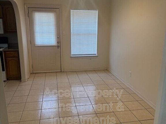 5th image of 1902 Bahamas Dr APT 3