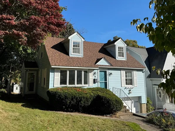 9 Moore Ave, Worcester, MA 01602
