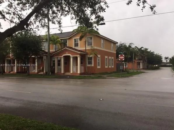 10852 SW 240th St, Homestead, FL 33032