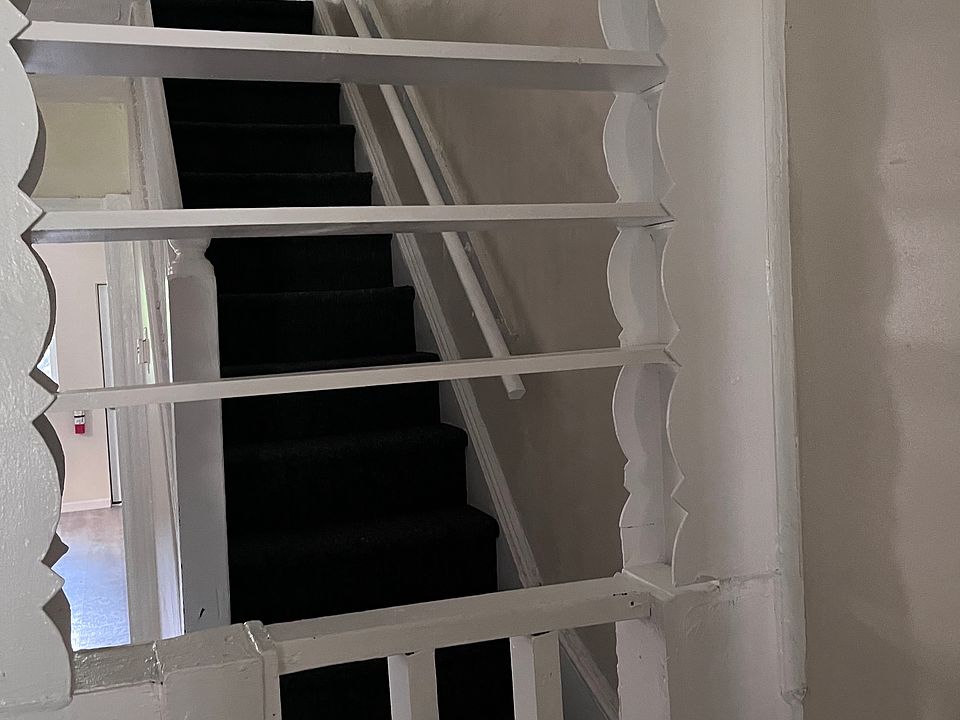 1st image of 3 Monmouth Pl