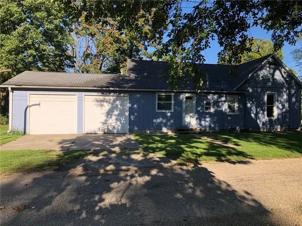 602 W Robinson St, Bethany, IL 61914