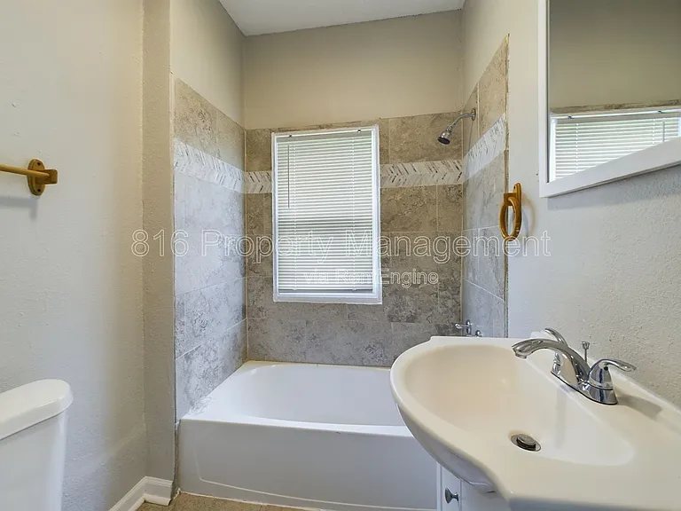 5218 Highland Ave — Photo 17