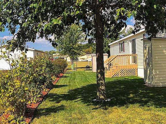 3rd image of 107 Leafwood Dr