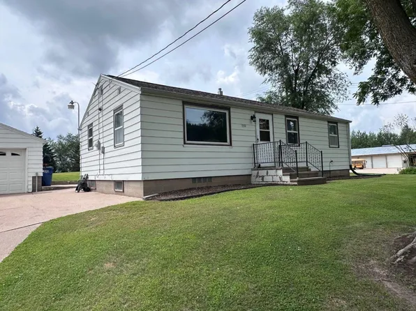 113 Waupaca St, Clintonville, WI 54929