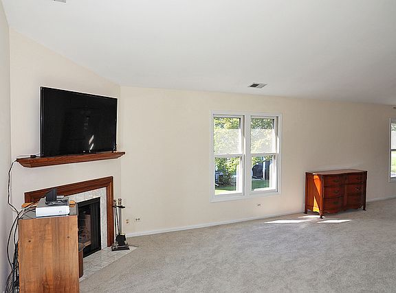 5th image of 230 University Ln #A
