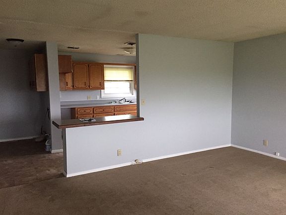 3rd image of 402 W Grant St