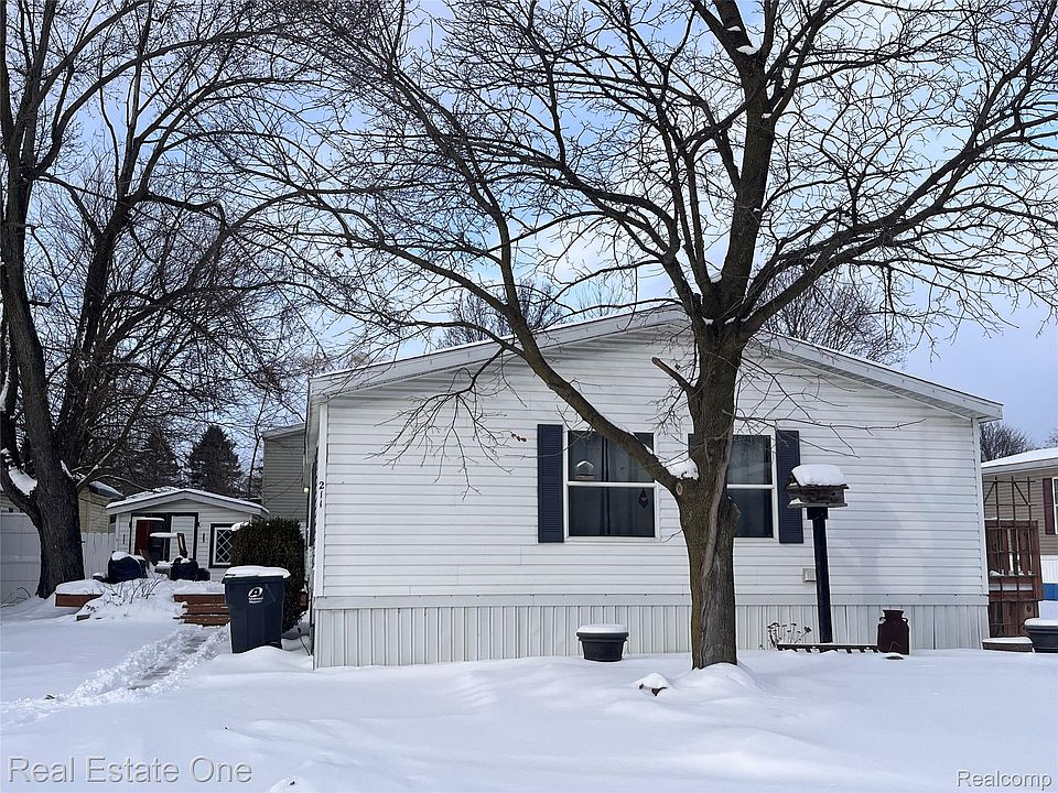 1st image of 211 Lakeshore Cir
