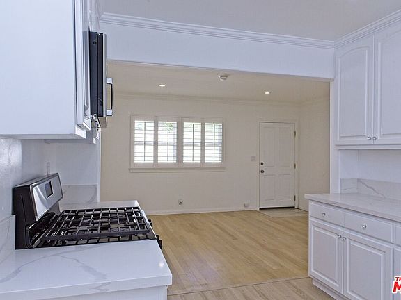 5th image of 2234 N Ontario St
