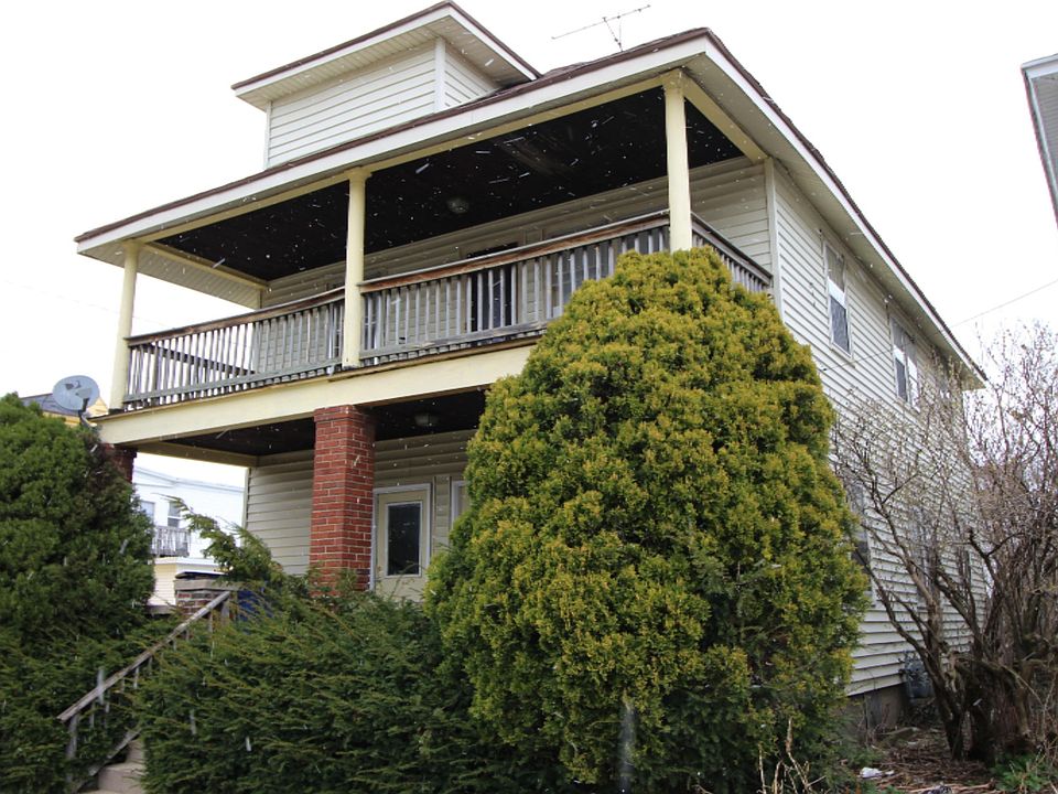 1st image of 310 Lane Ave SW #312