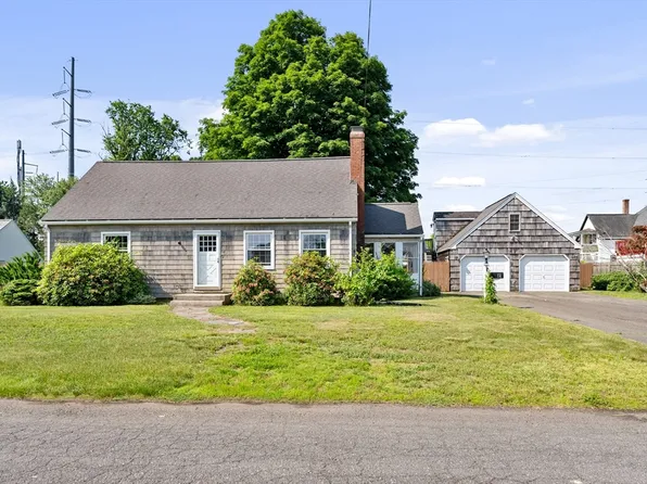 14 Prospect St, Agawam, MA 01001