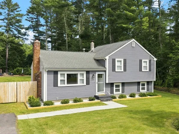 21 Great Meadow Dr, Carver, MA 02330