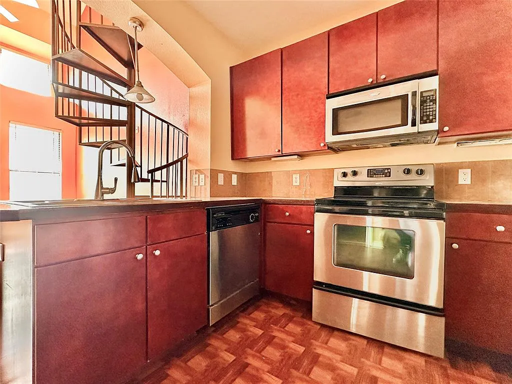 2505 San Gabriel St Apt 608 — Photo 3