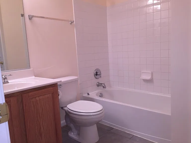Bathroom with masterbedroom 2