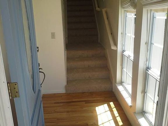 4th image of 220 Seabright Ave