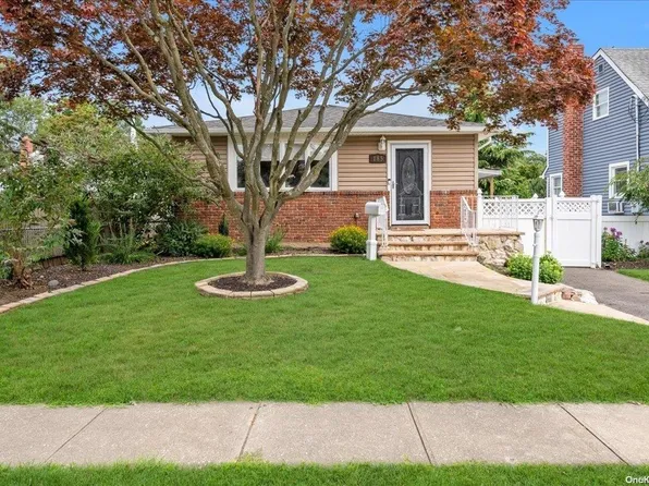 185 N Elm Street, Massapequa, NY 11758