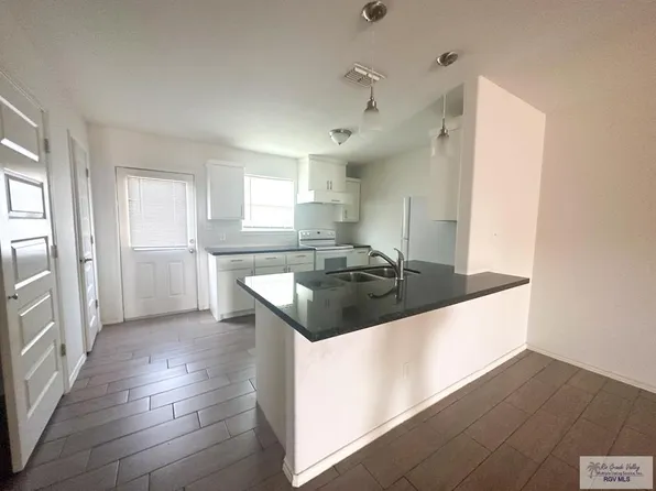 500 W 5th St #3, Los Fresnos, TX 78566