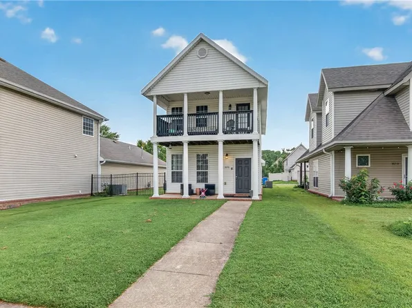 3648 S Tower Cir, Fayetteville, AR 72704