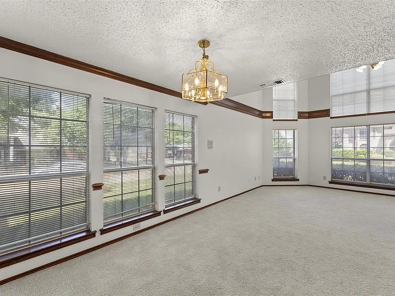 1423 Holveck Dr — Photo 17
