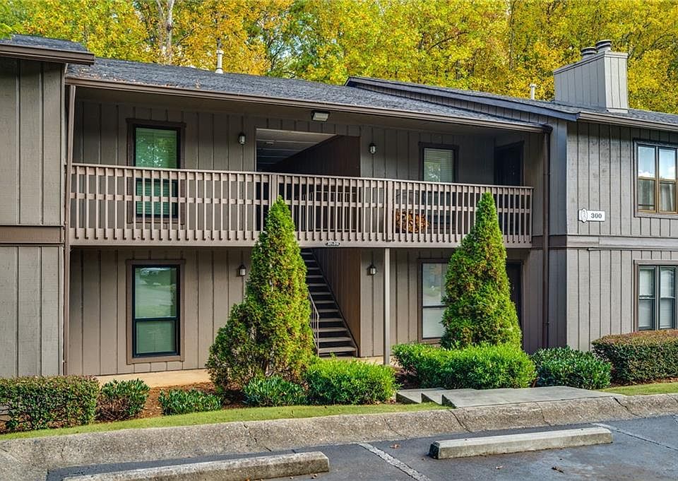 1st image of 303 Smokerise Cir SE #303
