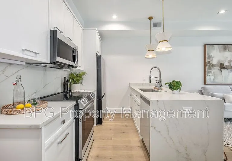 3921 W St NW #1 — Photo 57