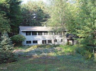 19091 104th Ave, Nunica, MI 49448