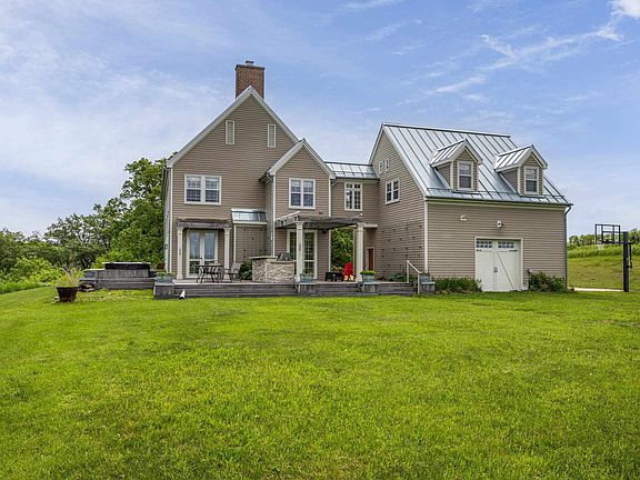 2nd image of 4275 Norwegian Hollow Rd