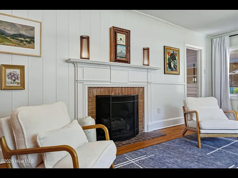 611 Clark Dr — Photo 12