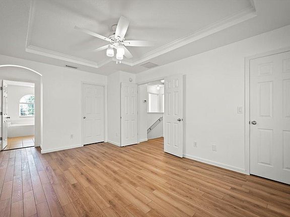 4th image of 2810 Cross Creek Dr